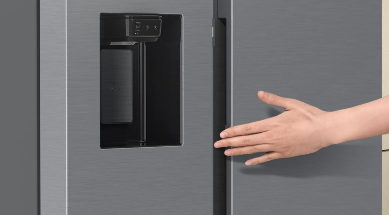 Mở cửa tự động chỉ với 1 chạm ngay cả khi bạn cầm nắm đầy tay với Auto Open Door